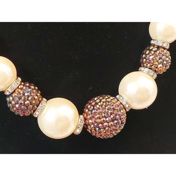 STUNNING VINTAGE ESTATE SIGNED VCLM CHUNKY FAUX PEARL & CRYSTALS 19" NECKLACE - Picture 3 of 8